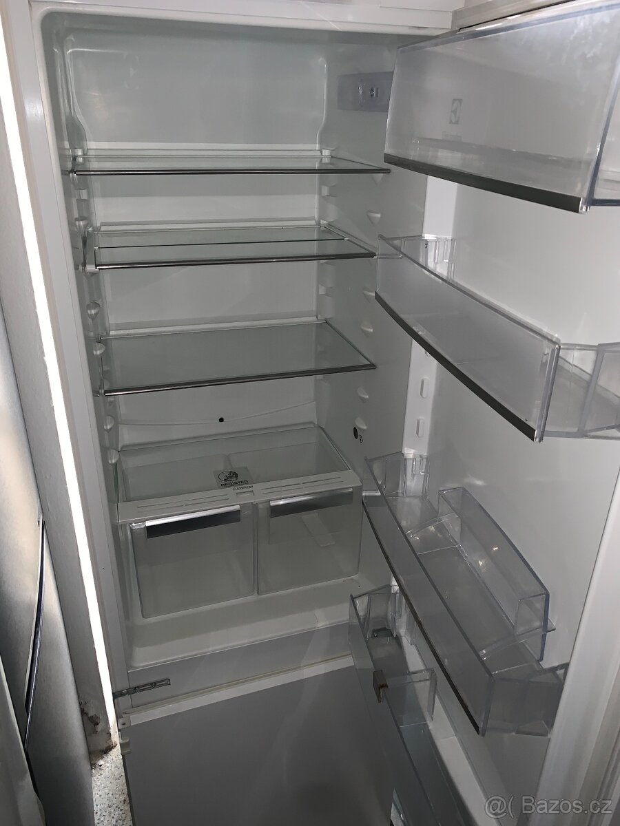 Vestavná lednice ELECTROLUX ENN2803LOW - 2