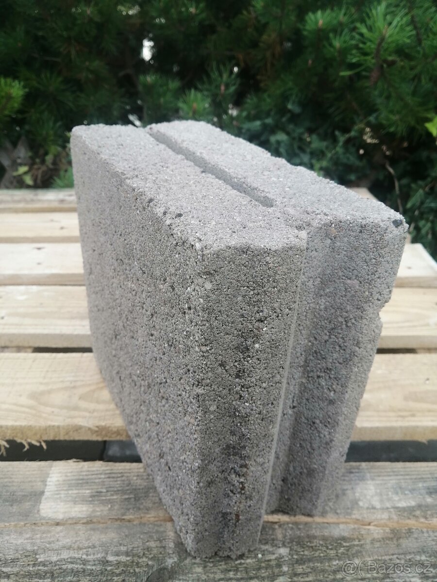 Prodán liapor cihly. - 2