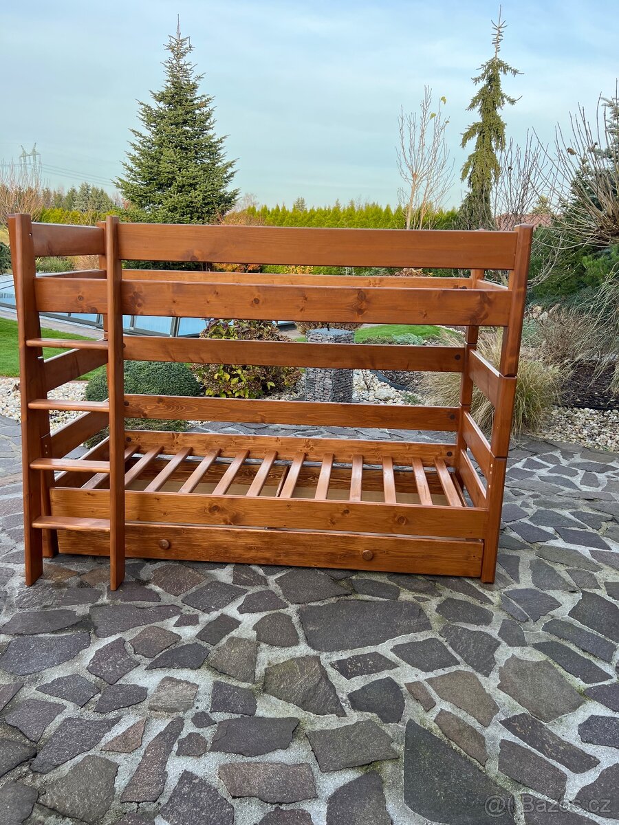 Dvoupatrová postel - 2