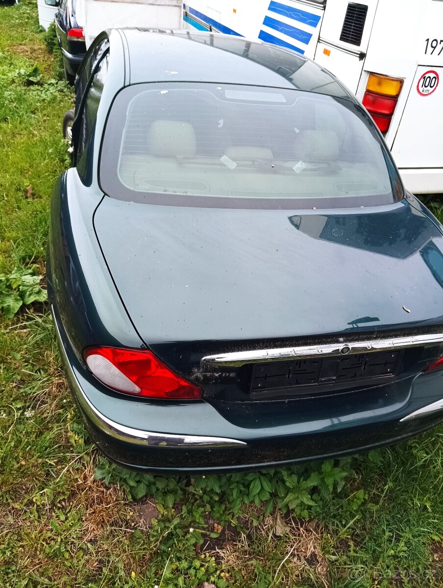 Jaguar X-Type 2.1 V6 - 2