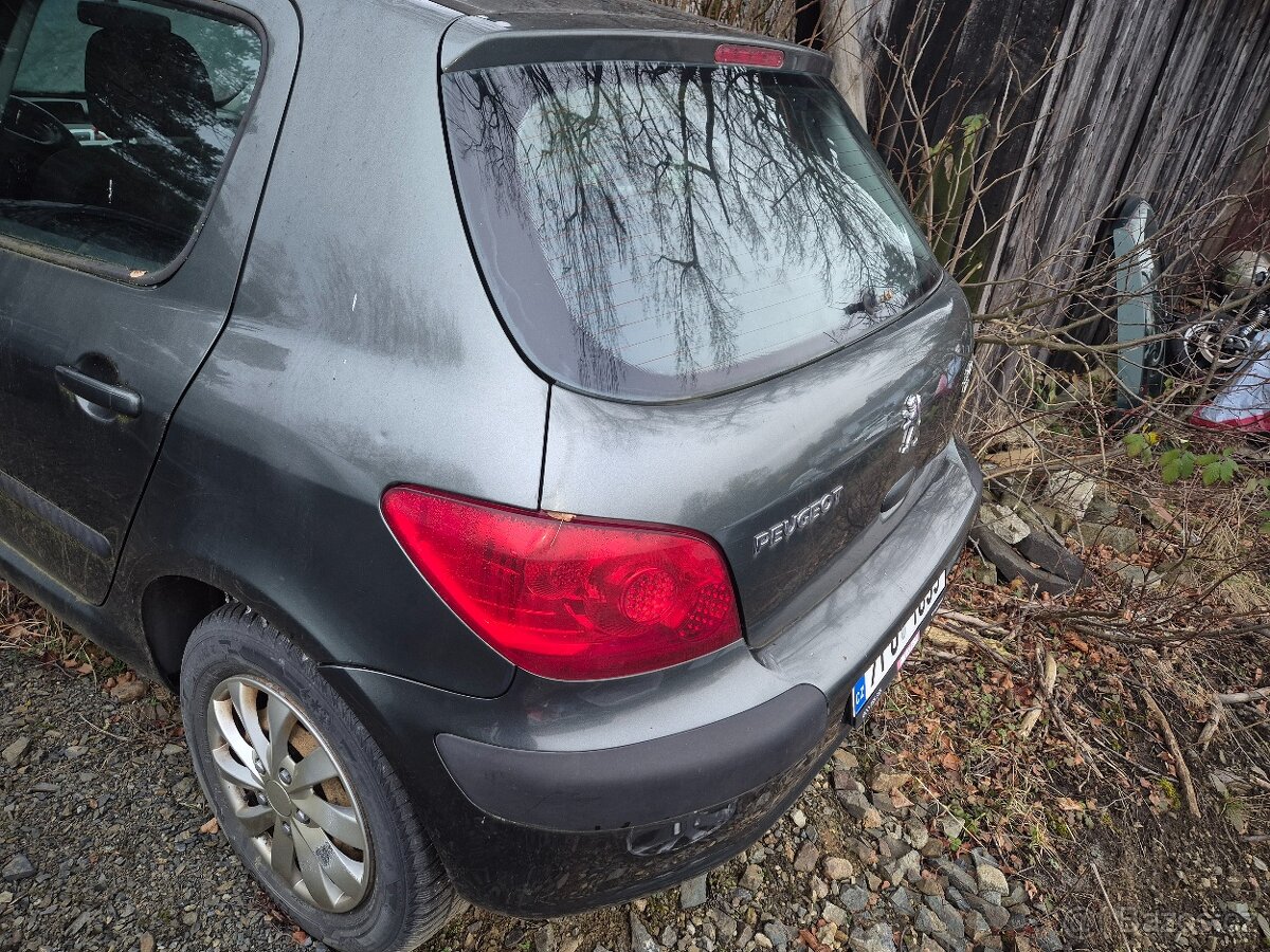 Peugeot 307 rok výroby 2007 16 HDI díly z tohoto vozu - 2