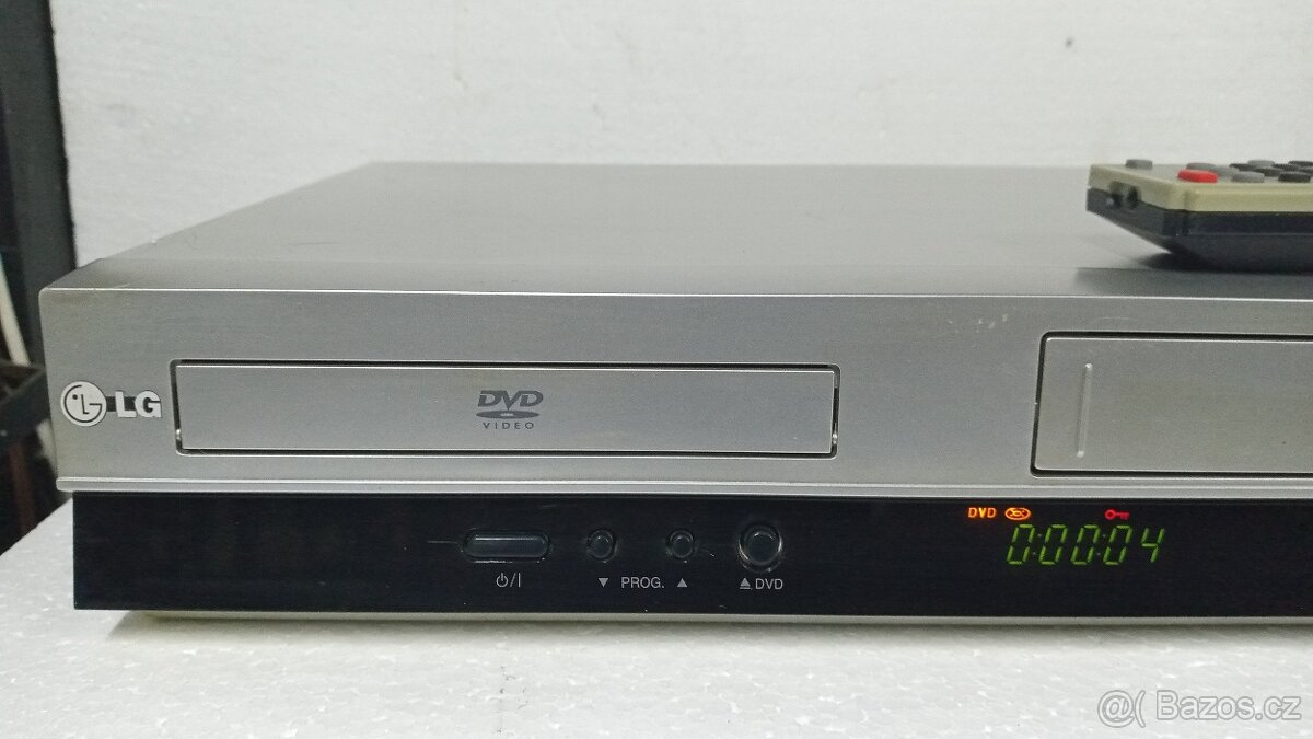 DVD přehrávač LG V280 + videorekordér (Combo DVD+VCR) - 2