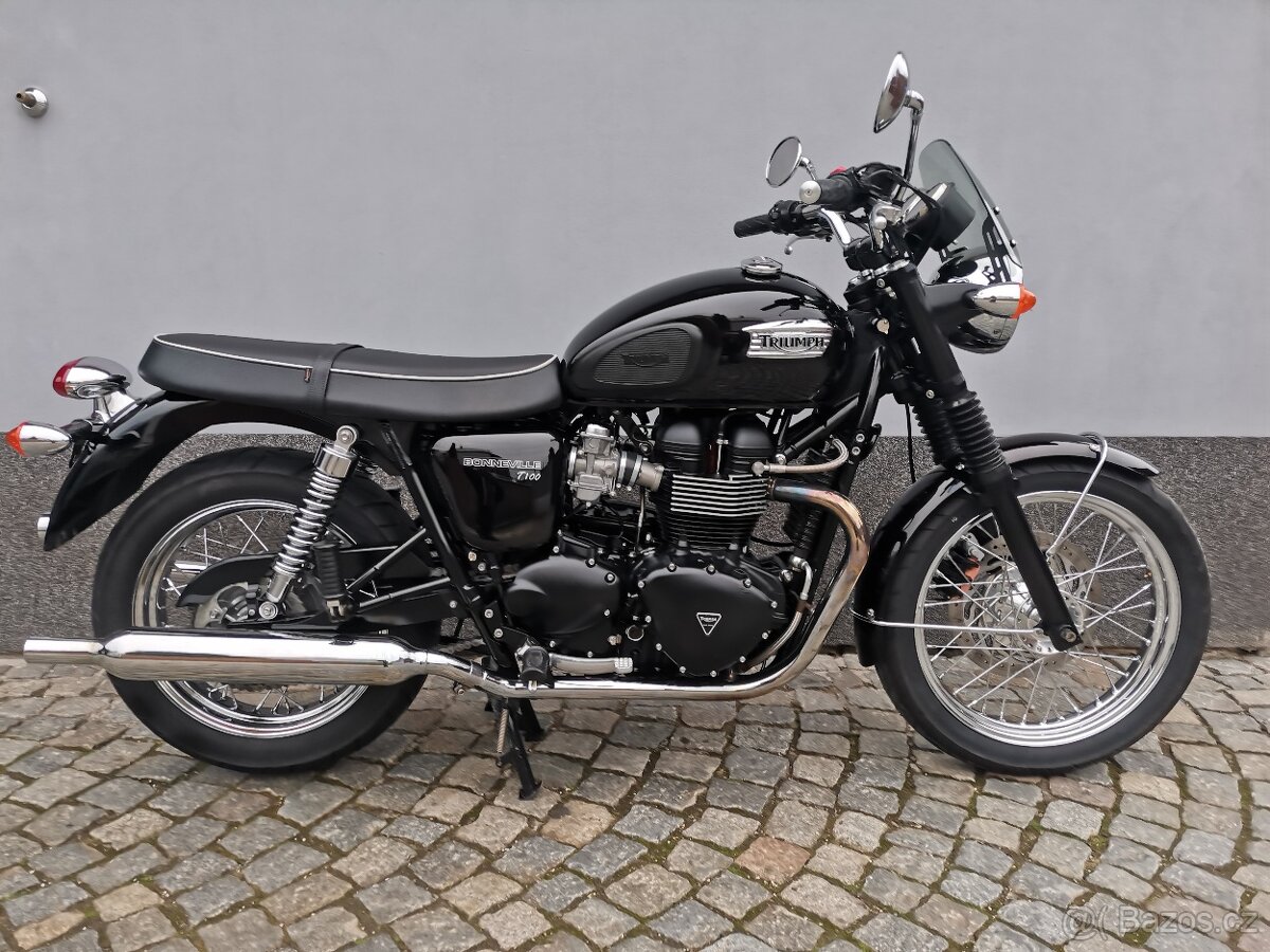 Triumph Bonneville T100 - 2