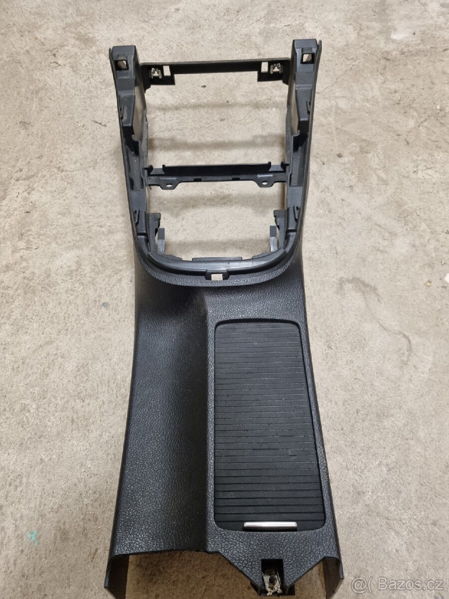 Středový panel VW Golf 6 - 2