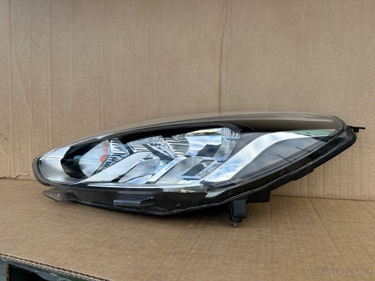Ford Fiesta mk8 světlo - 2