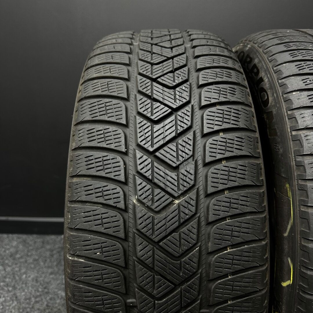 2ks pneu Pirelli 235/55/19 - 2