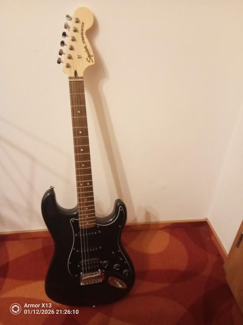 Squier affinity stratocaster + Fender frontman 15G - 2