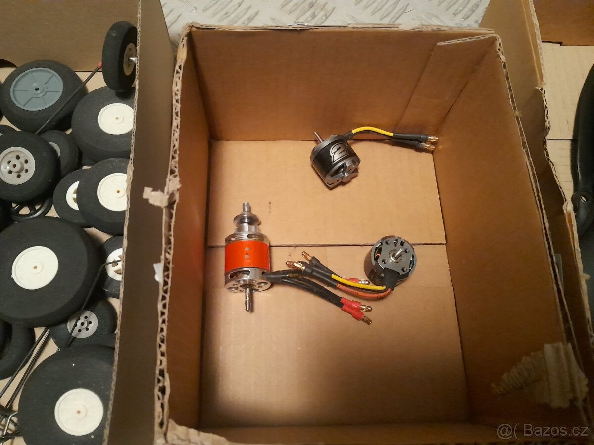 RC letadlo - náhradní díly - 2