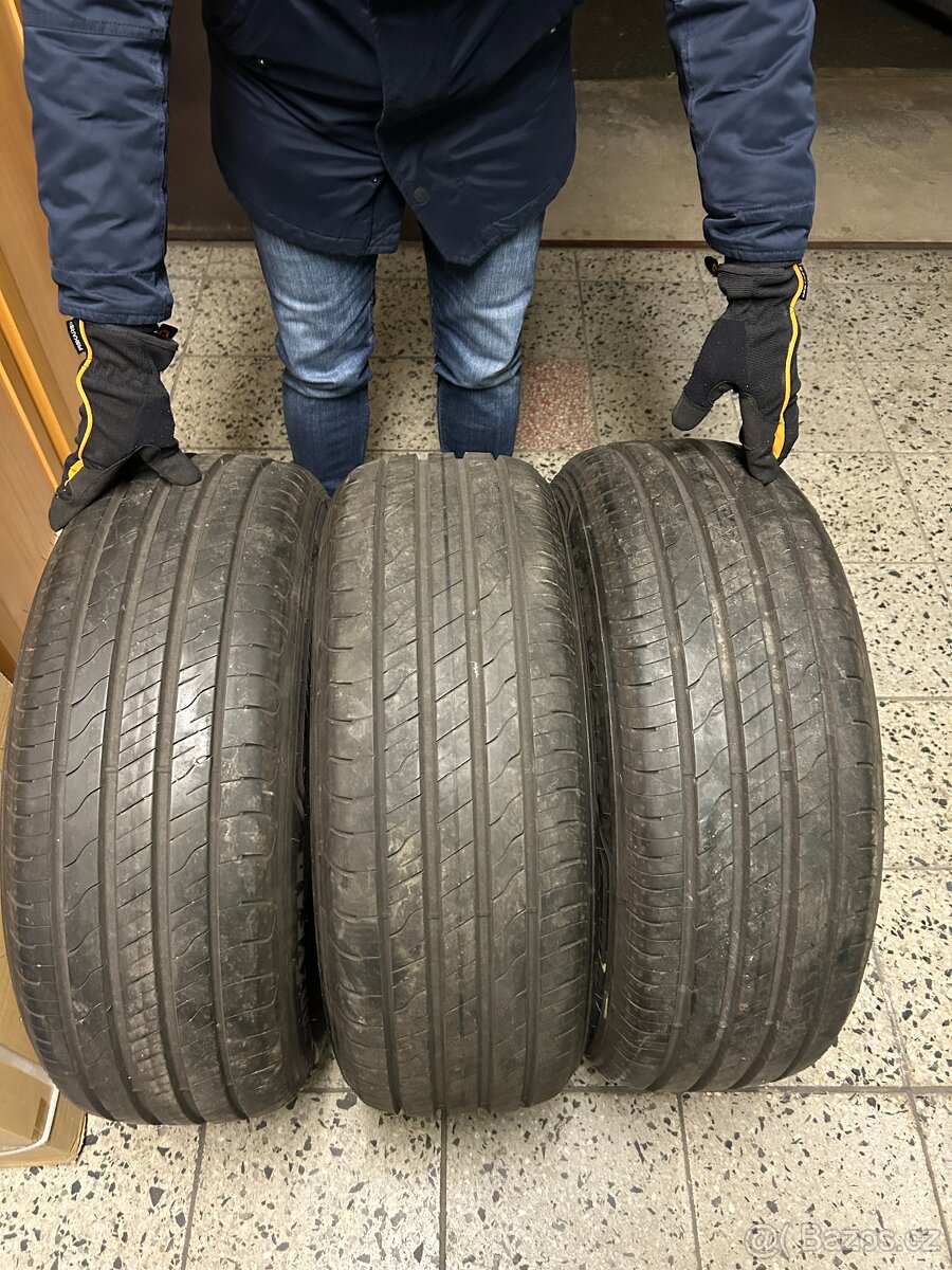 Letní pneu GoodYear Efficient Grip 235/55 R19 - 2