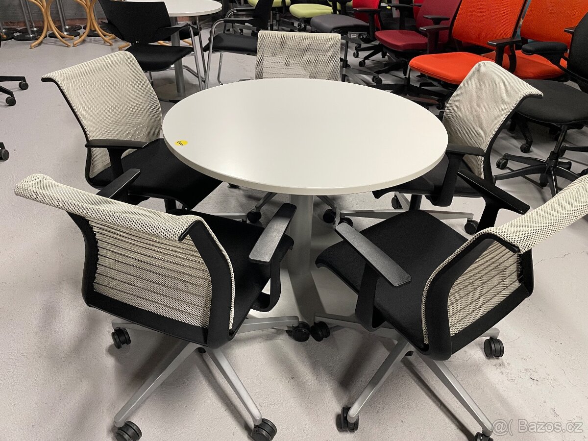 Zasedací židle Steelcase Think, konferenční stůl - 2