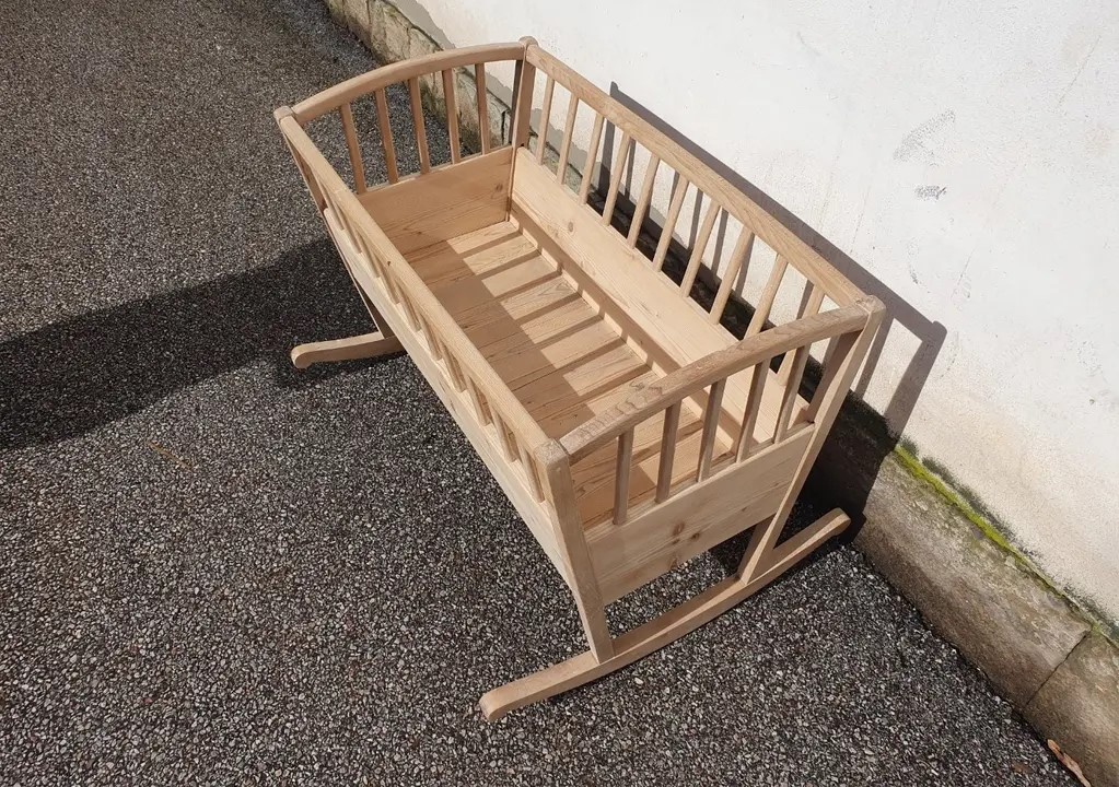 ZRESTAUROVANÁ KOLÉBKA - POSTÝLKA - 2