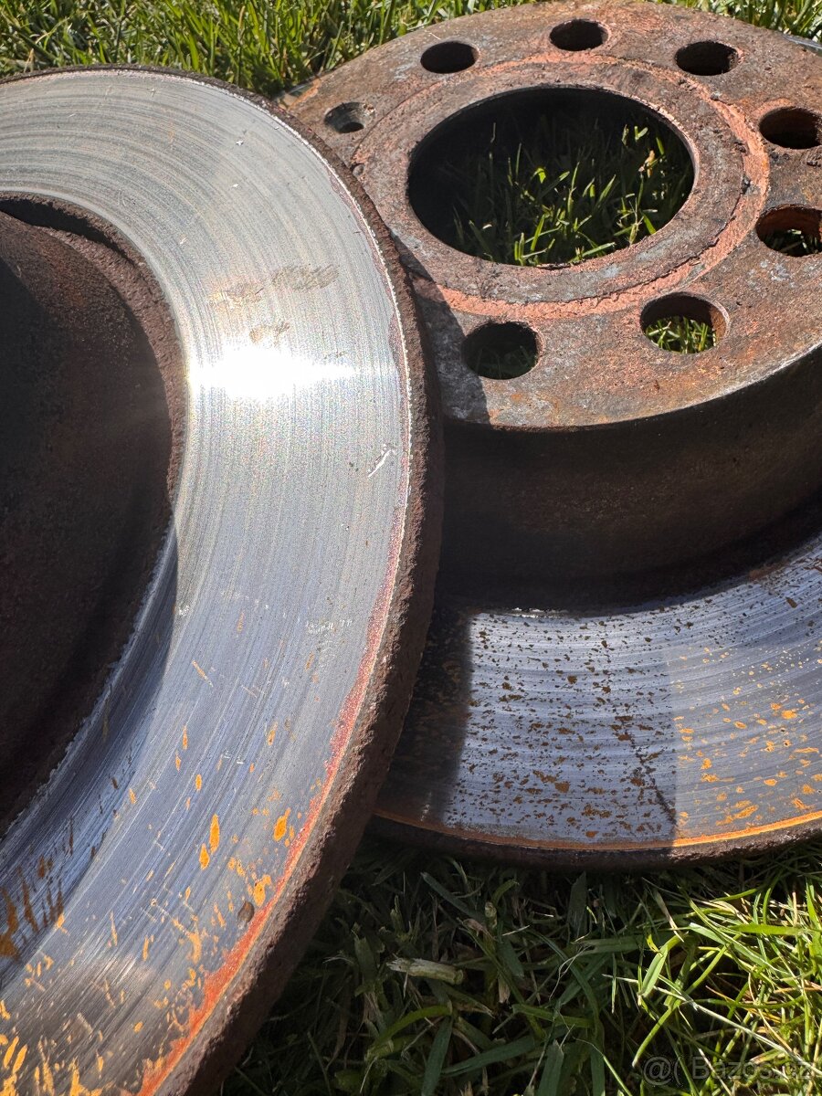 Vw golf V kotouce trmeny mk5 - 2