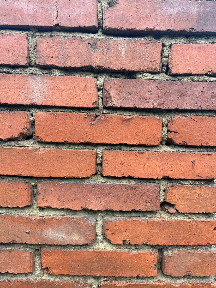 Staré očištěné cihly - 2