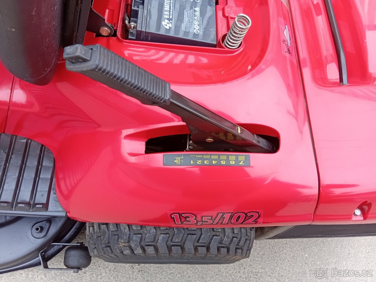 Prodám zahradní traktor Twin-Cut 13.5Hp manuál - 2