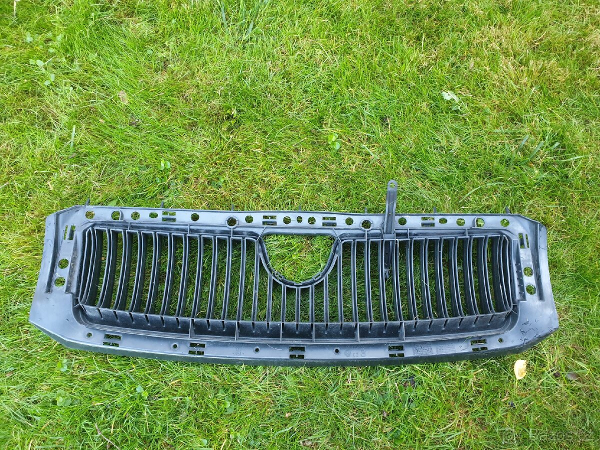 Přední maska Škoda fabia 1 6Y0 853 668 6Y0853668
- 2