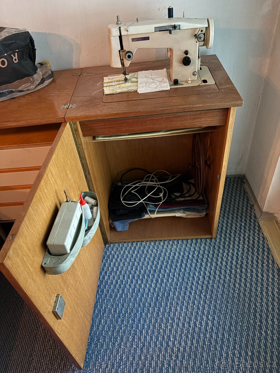 Prodám šicí stroj LUCZNIK 466 - 2