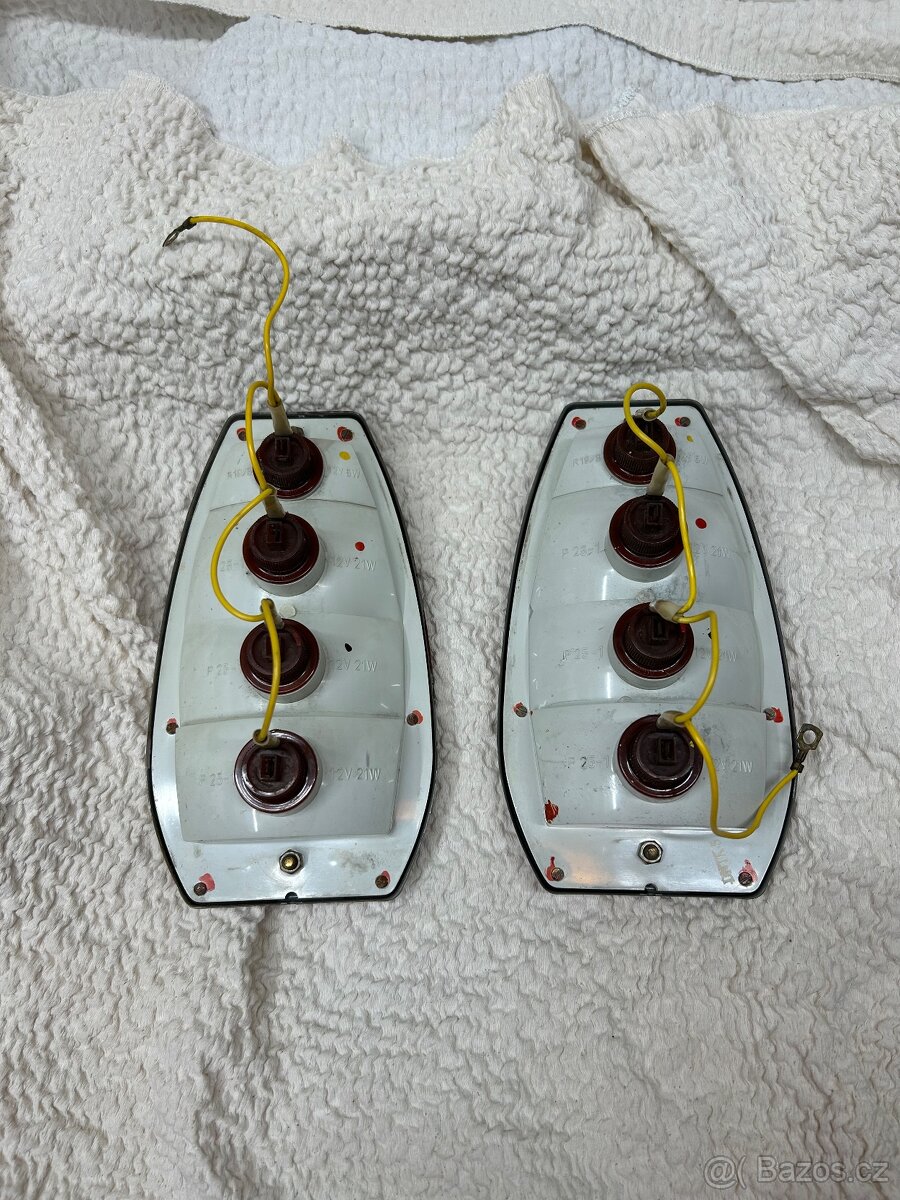 Zadní světla Škoda 105 120 užovka - 2