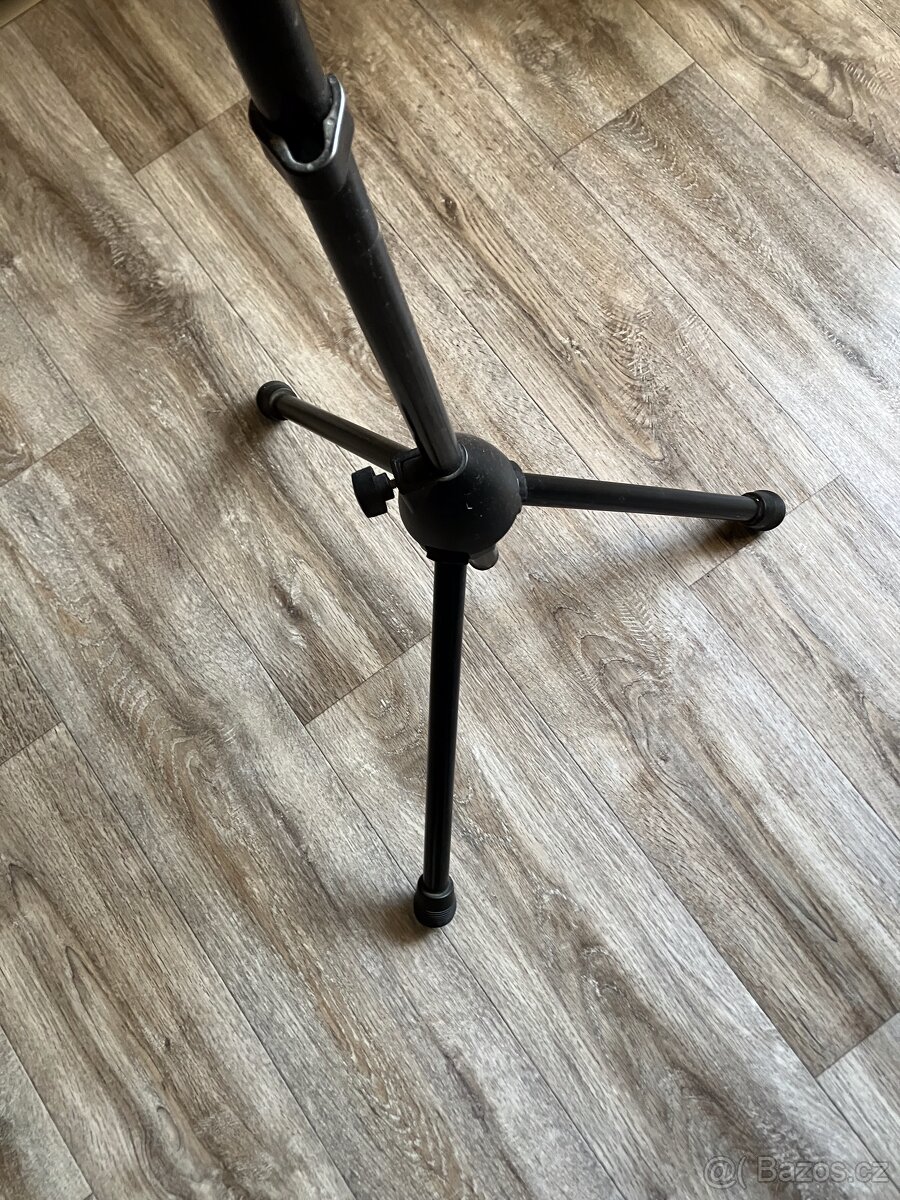 stojan na mikrofón - 2