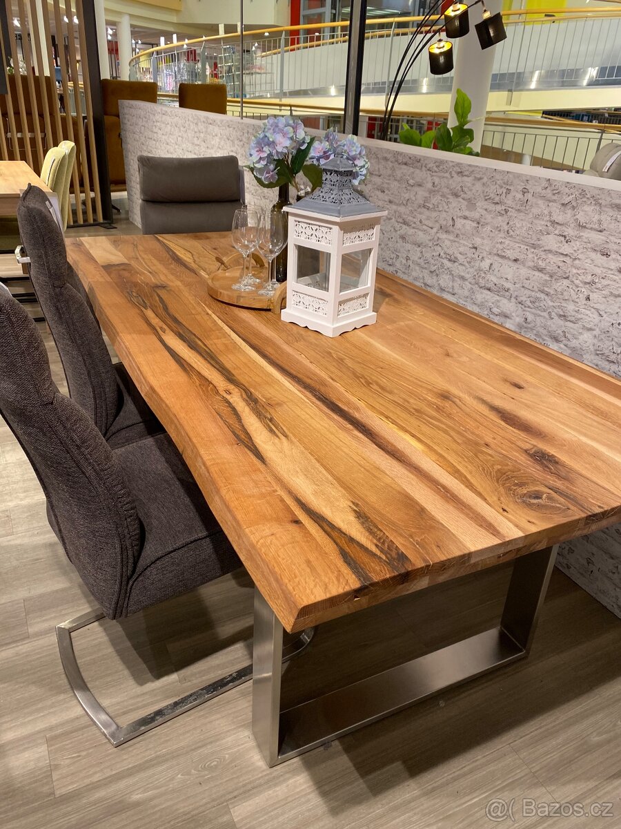 Jídelní stůl masiv - 2