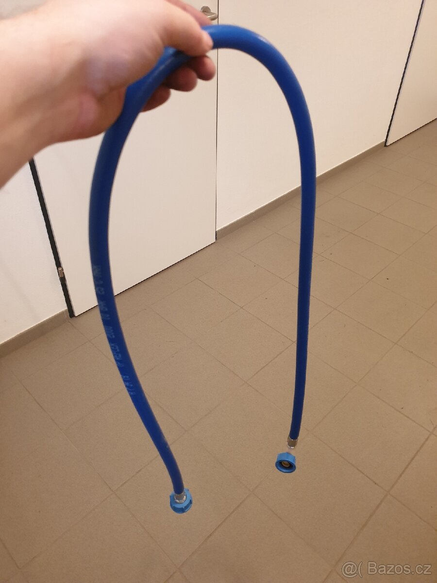 Vysokotlaká hadice k pračce. - 2