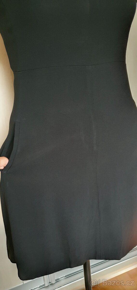 Massimo Dutti malé černé šaty vel 42 - 2