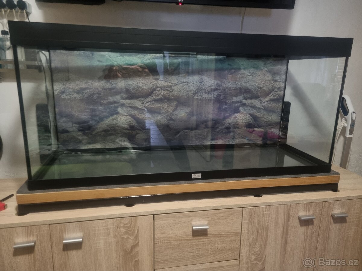 Akvárium s příslušenstvím - 2