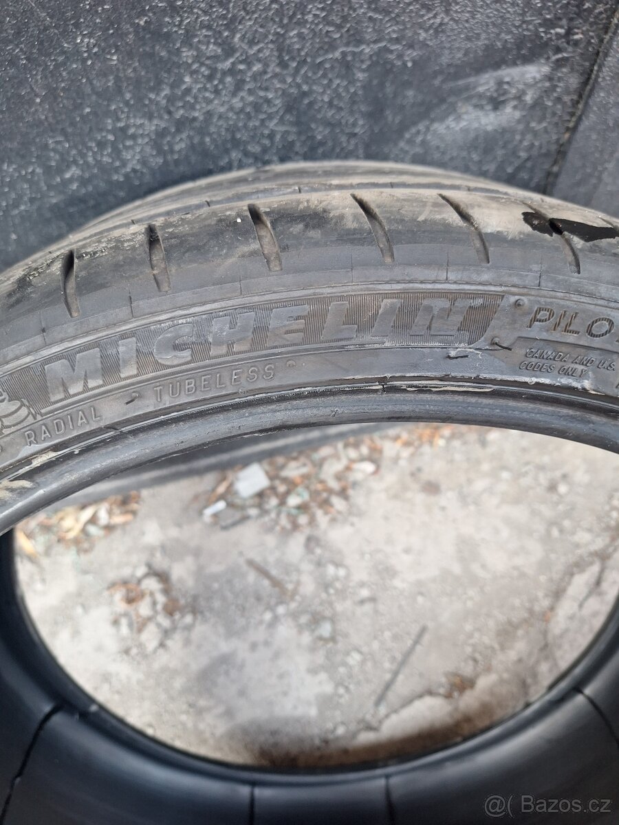 Letni pneu 225/35/20 - 2