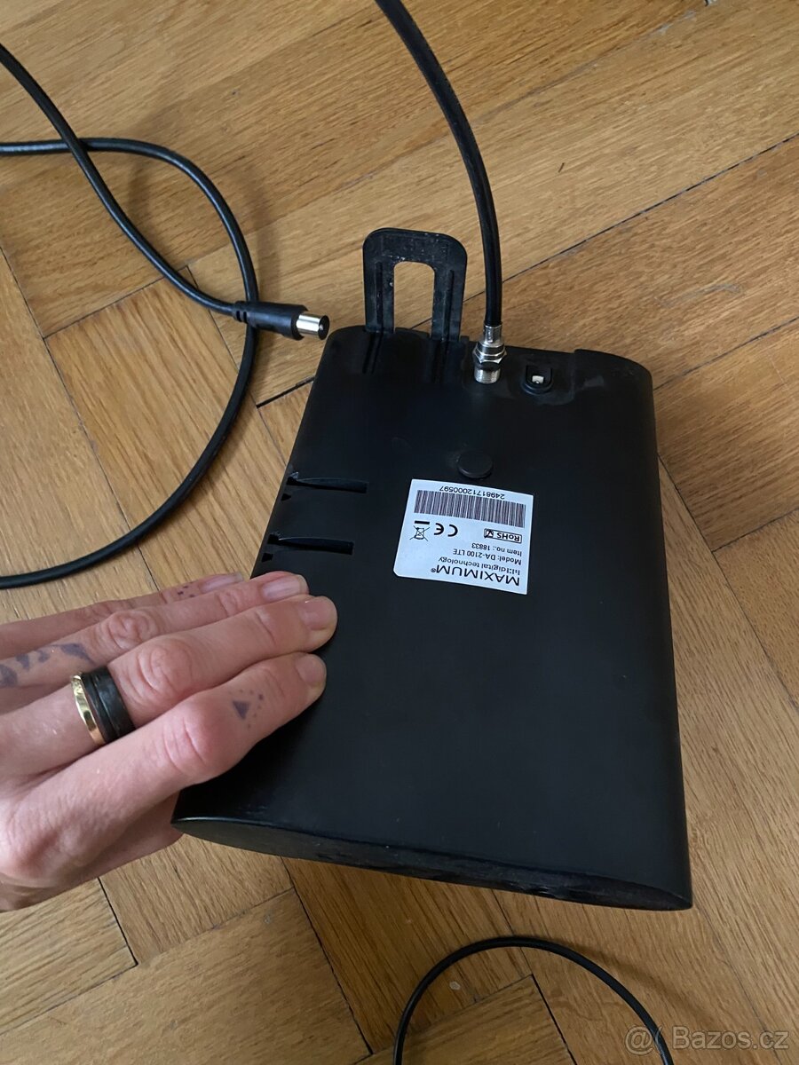 Anténa A/NEBO set-top box v dobrém stavu - 2