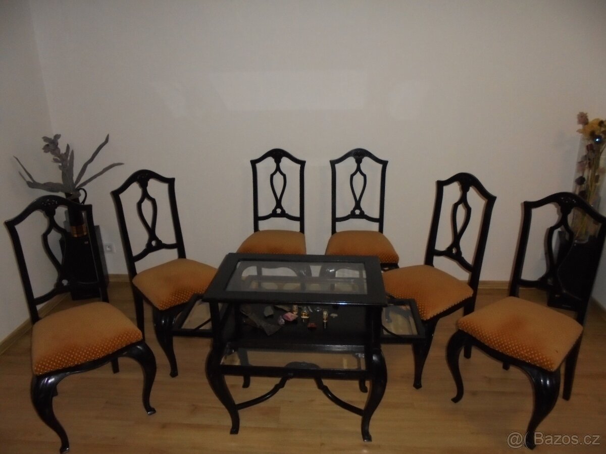 Šest žídlí v krásném stavu. Rok.1930. + stolek. - 2