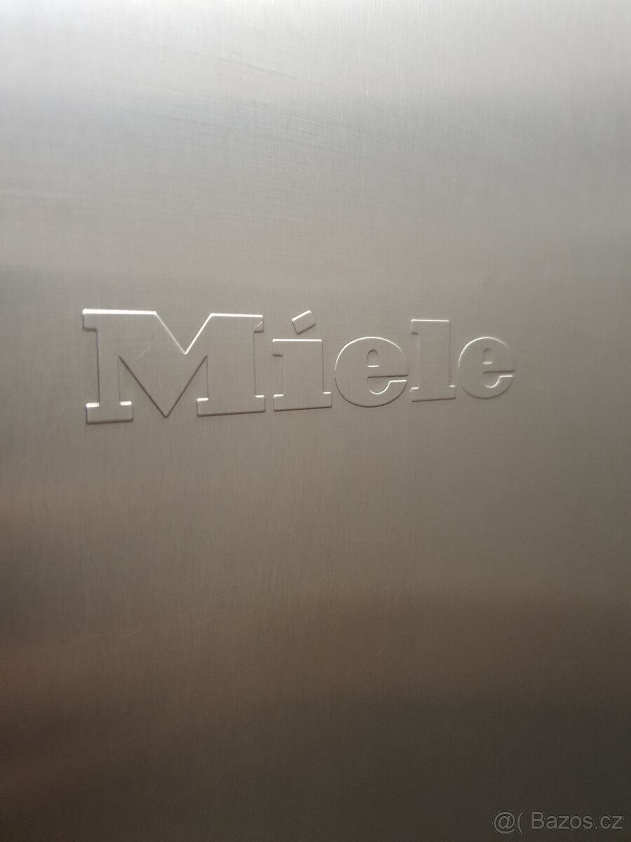 MIELE monoklimatická lednice NEREZ 413 ltr DOVOZ - 2