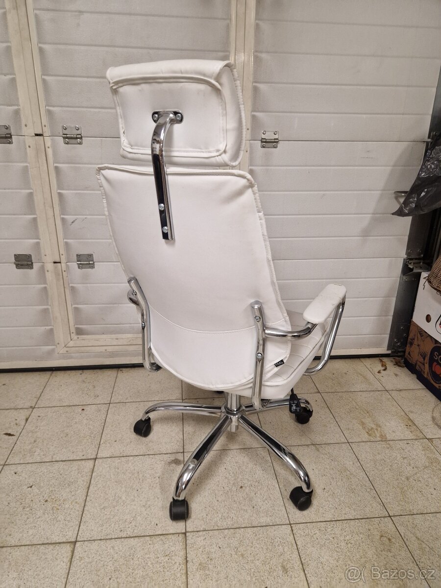 Kancelářské křeslo - 2