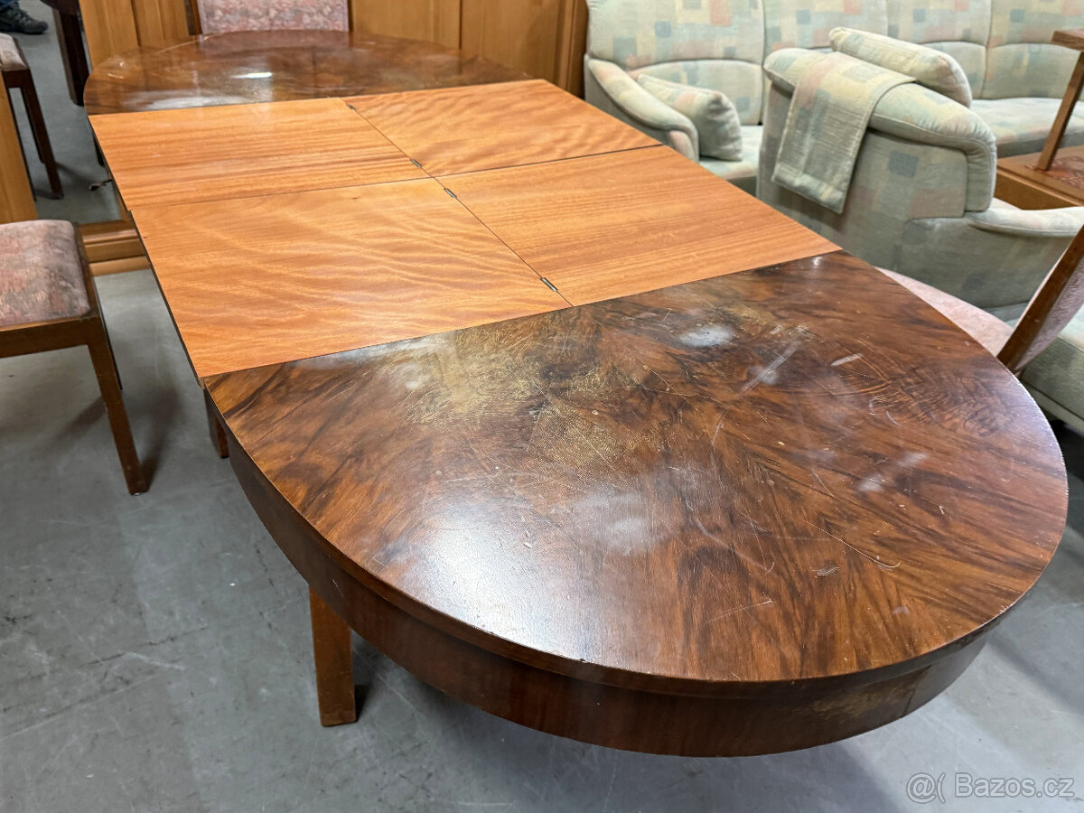 Rozkládací jídelní oválný stůl a čtyři židle - 2