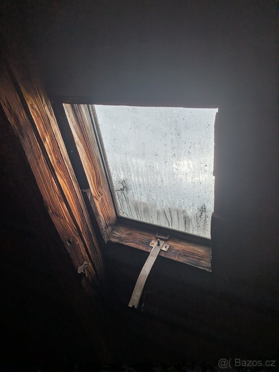 Staré střešní okno - 2