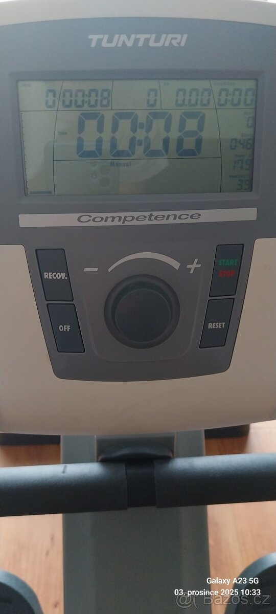 Veslovací trenažér Tunturi R25 - 2