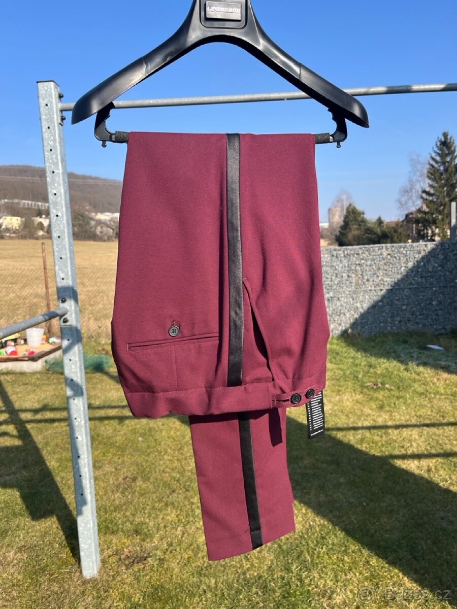 Dětský oblek 12-14 let - 2