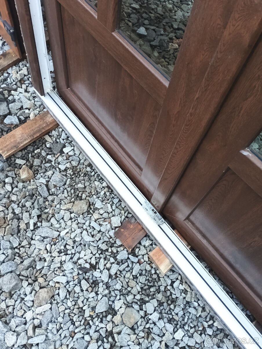 Plastové dveře dvoukřídlé - 2