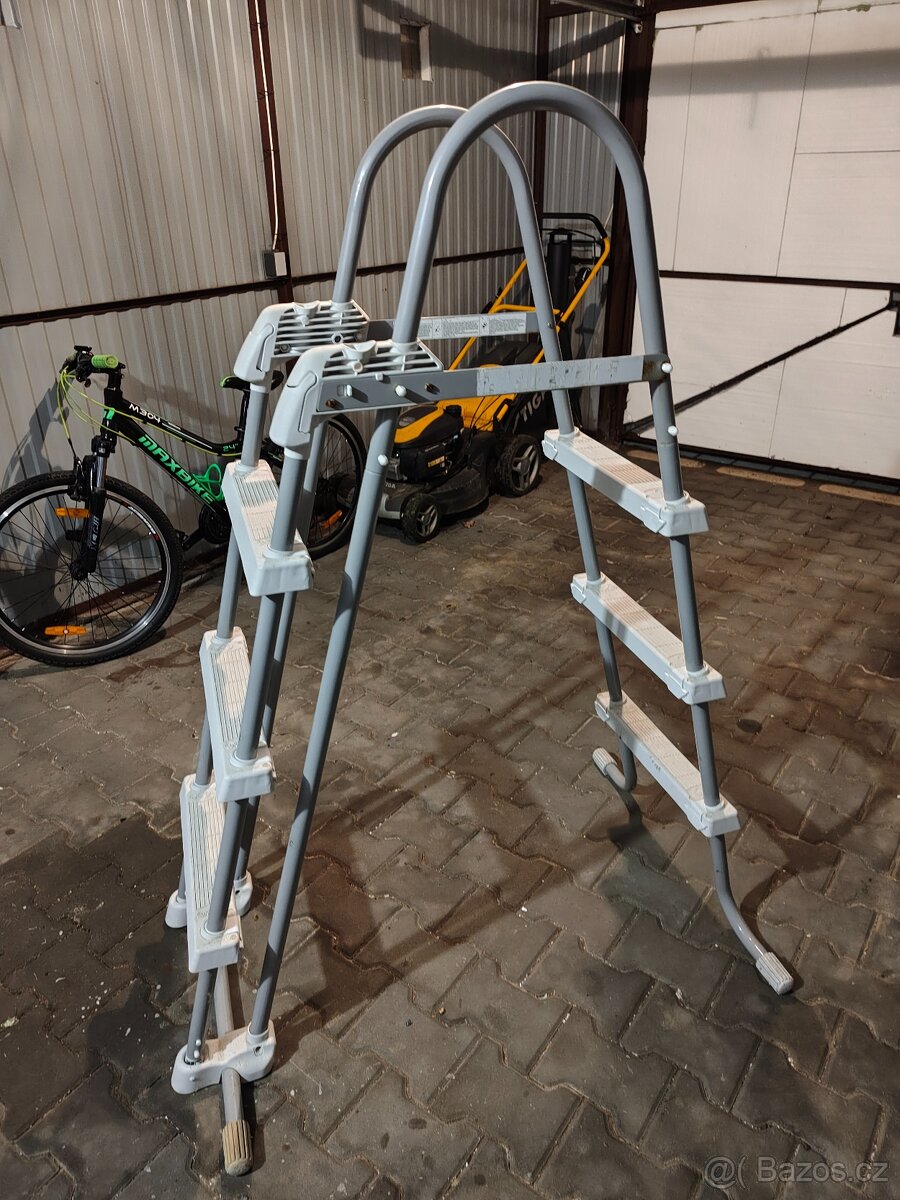 Bazénové schůdky - 2