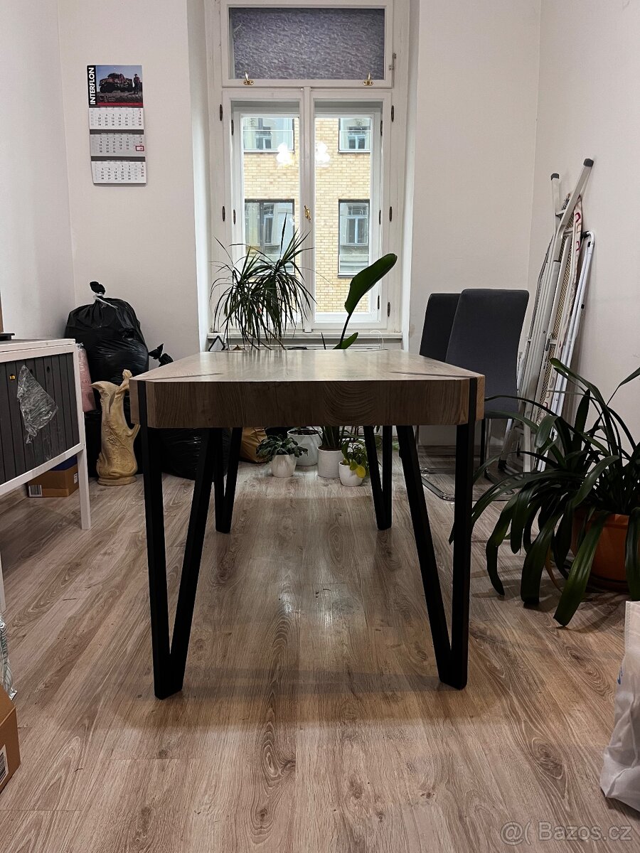 jídelní stůl - industriální styl, kovové nohy s masivní desk - 2