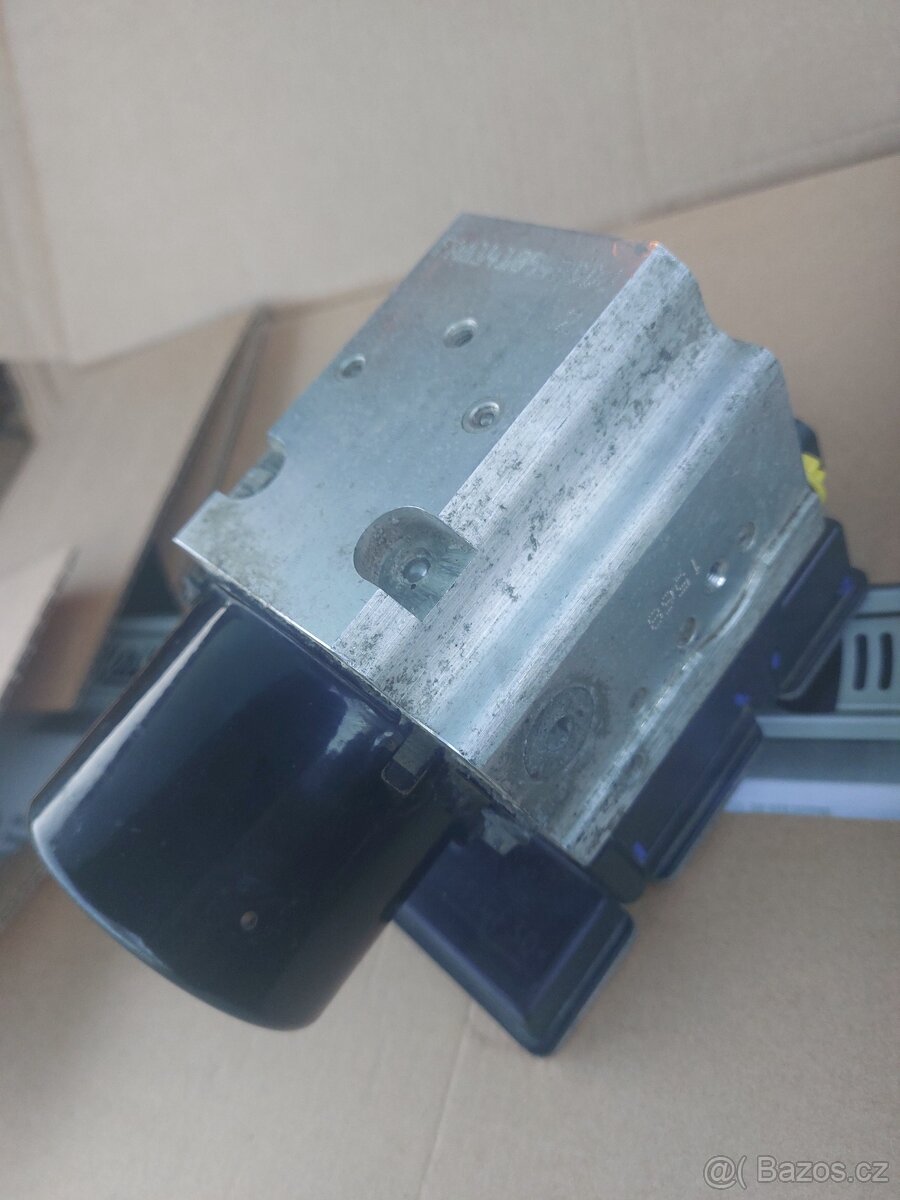 Renault Trafic II , ABS ESP kostka a pumpa - 2