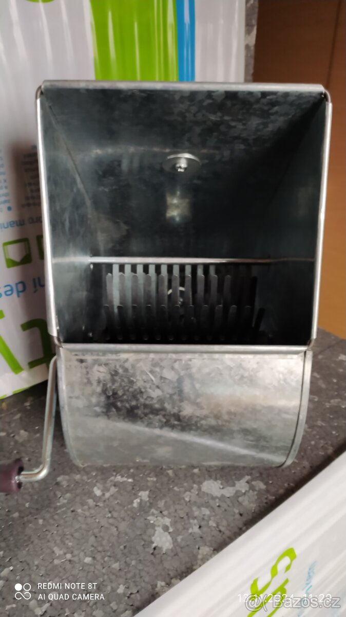 Ruční omítačka - mlýnek - 2