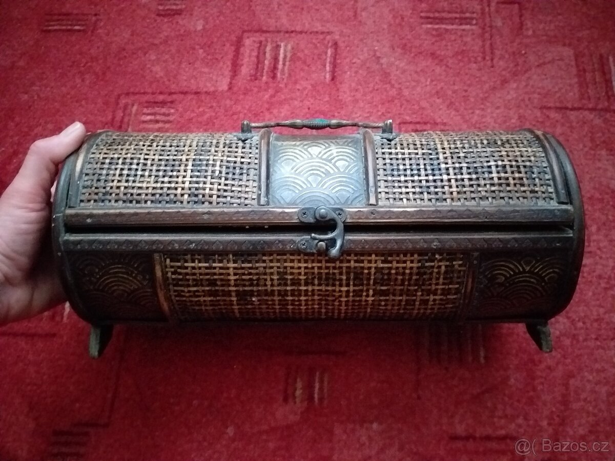 Truhla dřevěná malá - 2