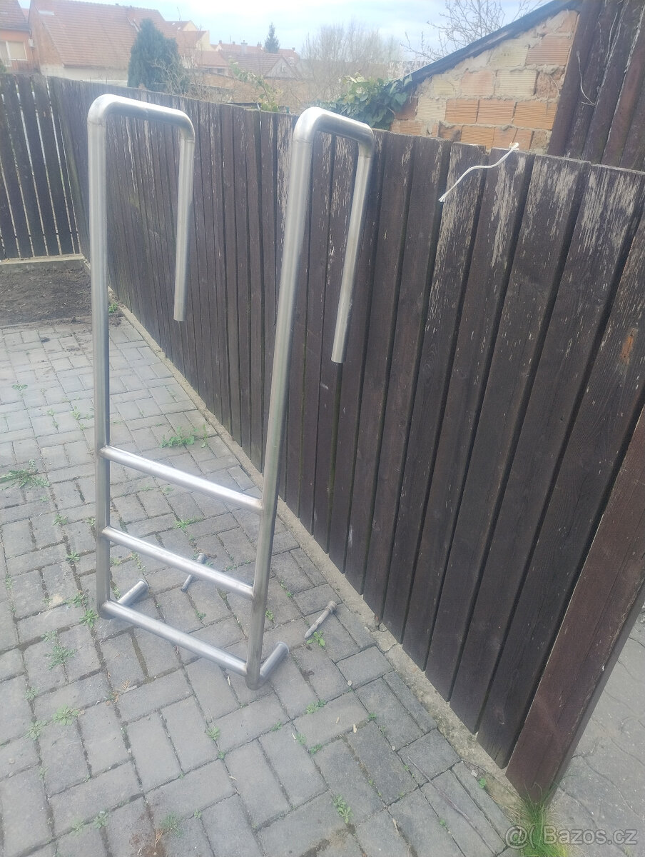 Bazénové schůdky - 2