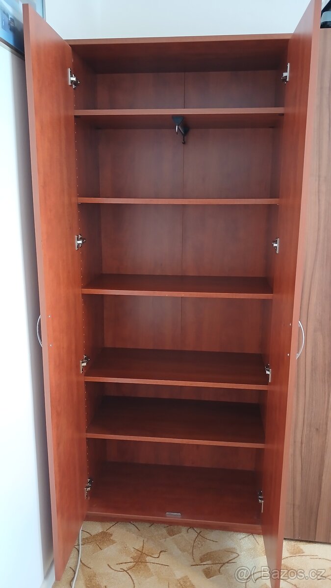 Šatní skříň - 2