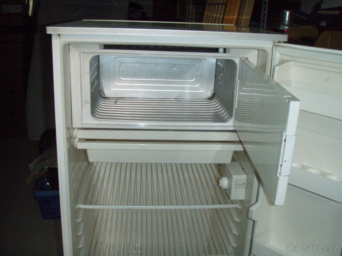 LEDNIČKA S MRAZÁKEM - 2