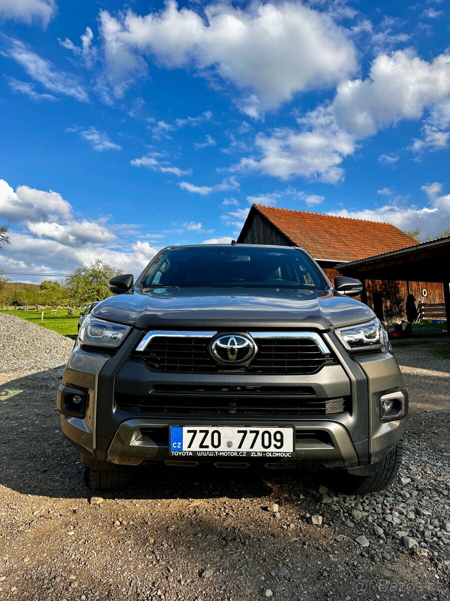Toyota Hilux DC 2.8 I D-4D Invincible 4x4 A/T ,DPH