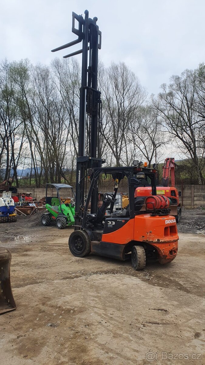 DOOSAN G33P-5 ,R.V.2014 - 2