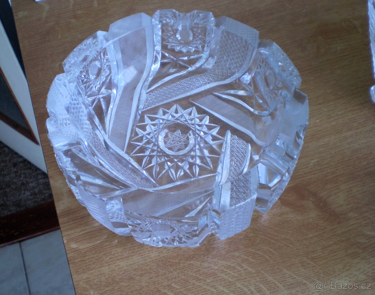 staré broušené křišťálové sklo - 2