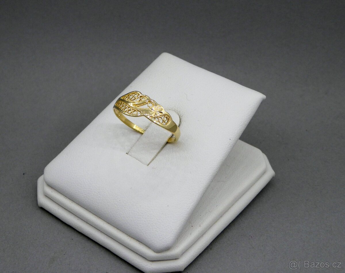 Velmi slušivý zlatý prstýnek - 2