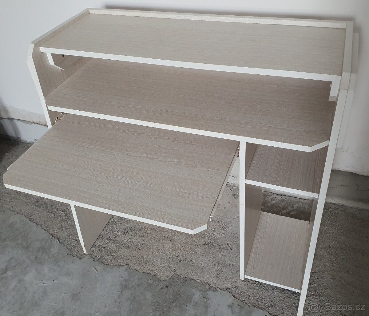 Počítačový stůl - 2