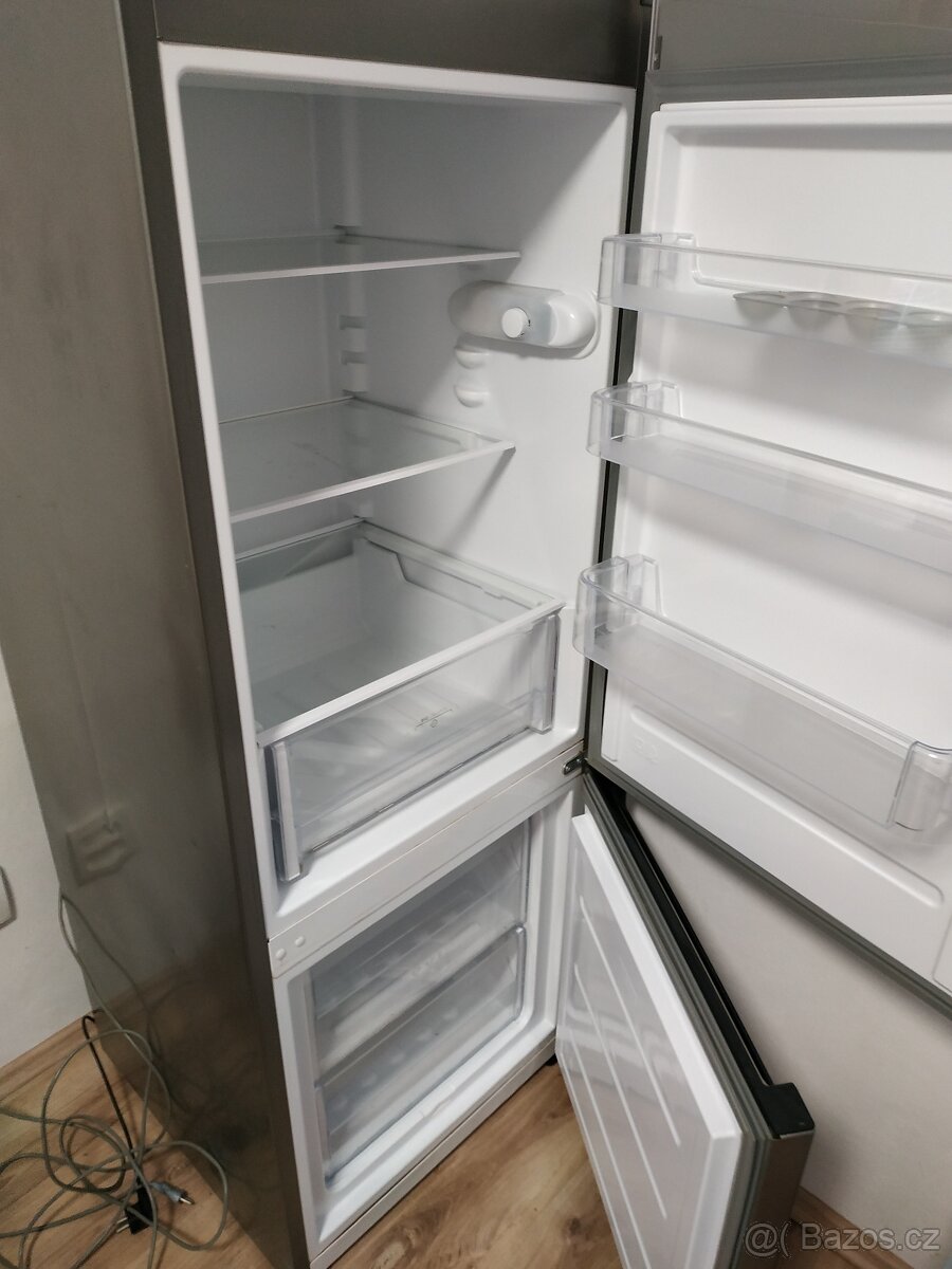 Lednička kombinovaná Indesit - 2